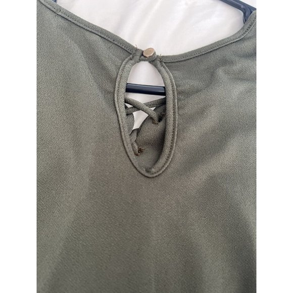 One Clothing Pants & Jumpsuits Olive Green Long Sleeved Romper Sz Medium Keyhole - Picture 12 of 12